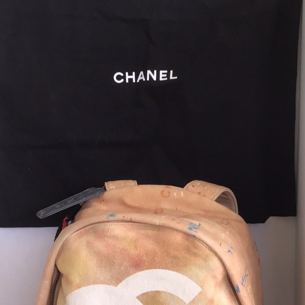 Chanel graffiti backpack bag runway 100% authentic 2014 Runway edition - Picture 8 of 14